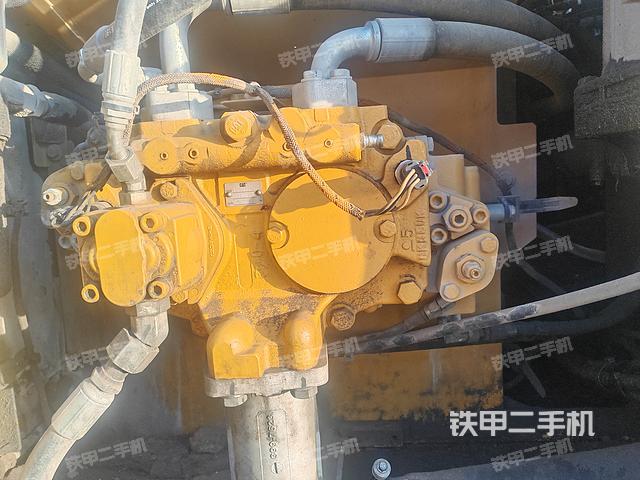 液壓泵艙室正面整體（整機(jī)外觀）