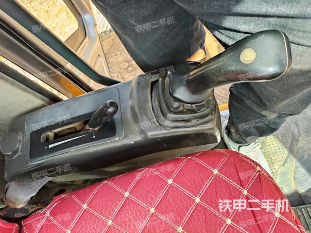 座椅左側(cè)控制臺(tái)/音響/含左手柄（駕駛室部分）