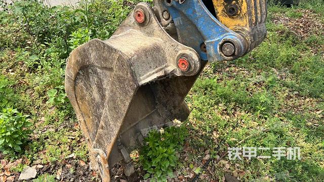 鏟斗右后整體（工作和回轉(zhuǎn)裝置）