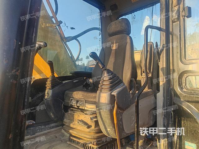 駕駛室整體（整機(jī)外觀）