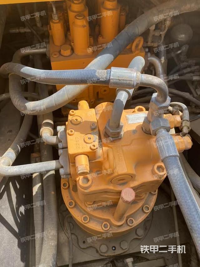 回轉馬達和主控閥（整機外觀）