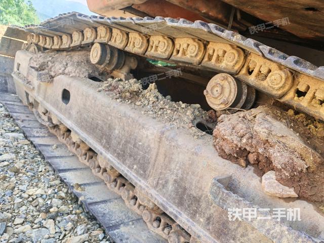 右導向輪(行走機構) 右導向輪(行走機構)
