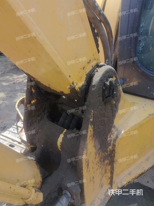 大臂根部?斜（工作和回轉(zhuǎn)裝置）