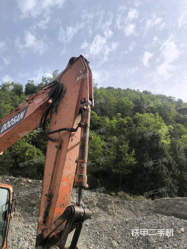 小臂整體右前（工作和回轉(zhuǎn)裝置）