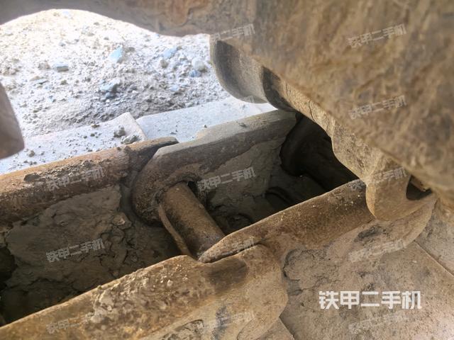 右驅(qū)動輪（行走機構(gòu)）