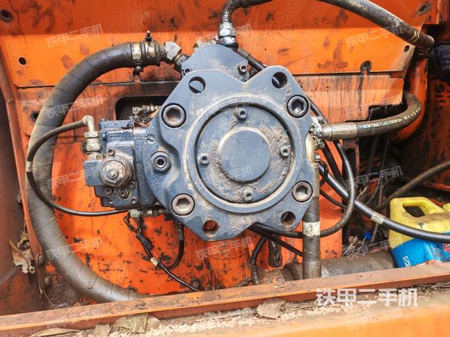 液壓泵斜45?左(大件艙室) 液壓泵斜45?左(大件艙室)