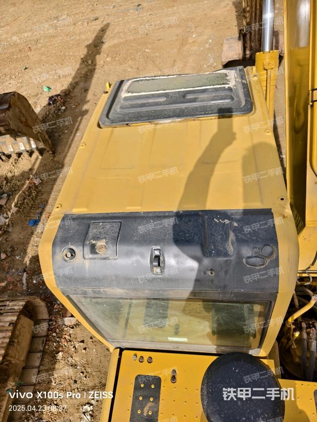 駕駛室頂部（整機外觀）