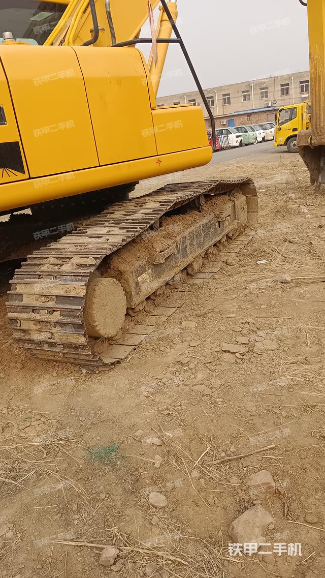 驾驶室顶部（整机外观）