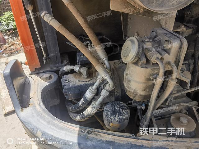 回转马达和主控阀（整机外观）