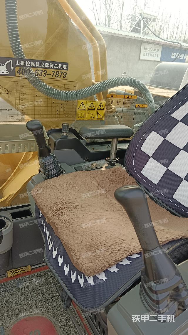 驾驶室整体（整机外观）