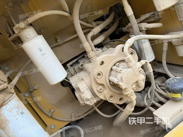 液壓泵斜45?左(大件艙室) 液壓泵斜45?左(大件艙室)