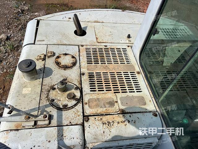 回轉(zhuǎn)馬達(dá)和主控閥（整機(jī)外觀）