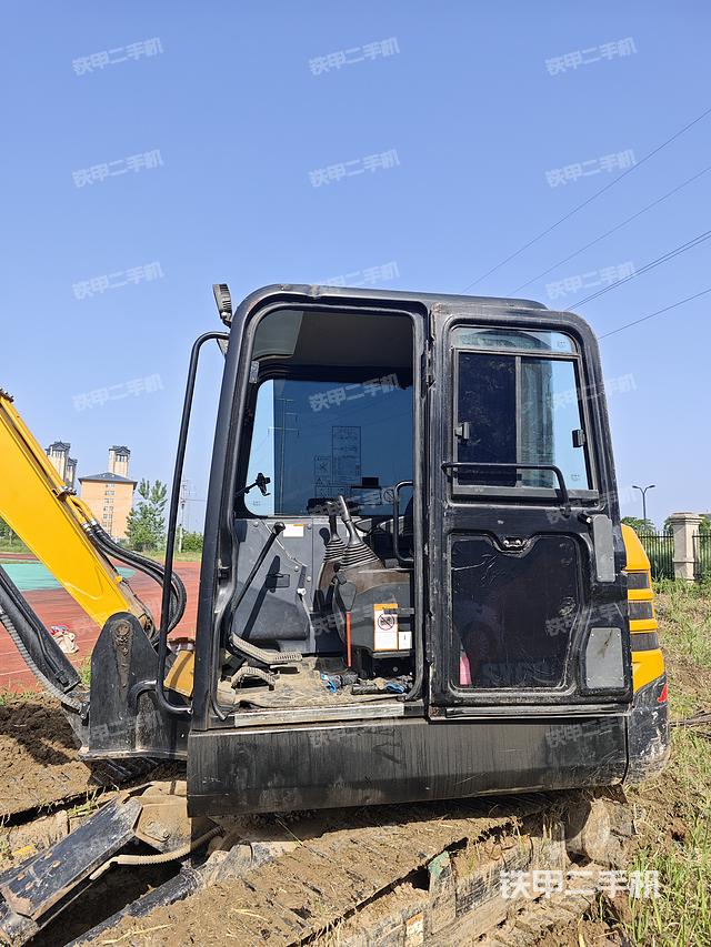 驾驶室整体（整机外观）