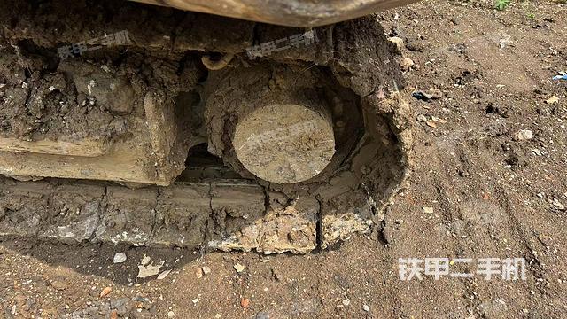 右驅(qū)動(dòng)輪（行走機(jī)構(gòu)）