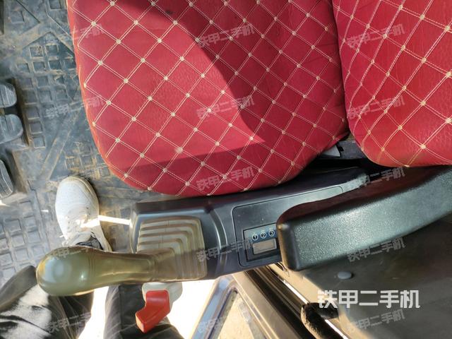 座椅左側(cè)控制臺/音響/含左手柄（駕駛室部分）