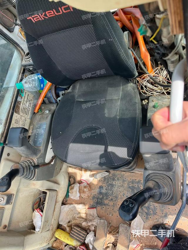 駕駛室整體（整機(jī)外觀）