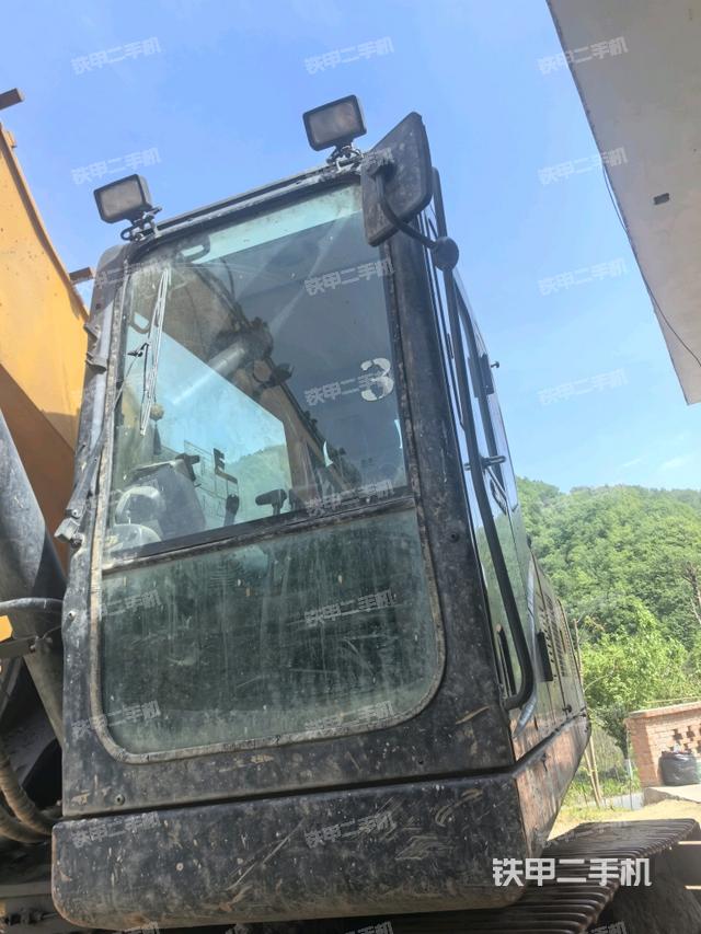 駕駛室左前45度（駕駛室部分）