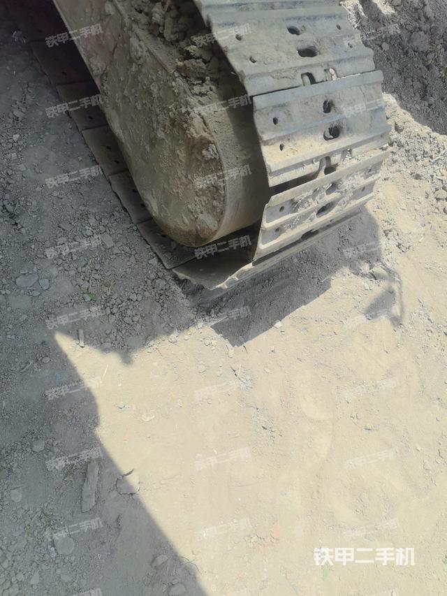 左側(cè)行走馬達蓋板（行走機構(gòu)）