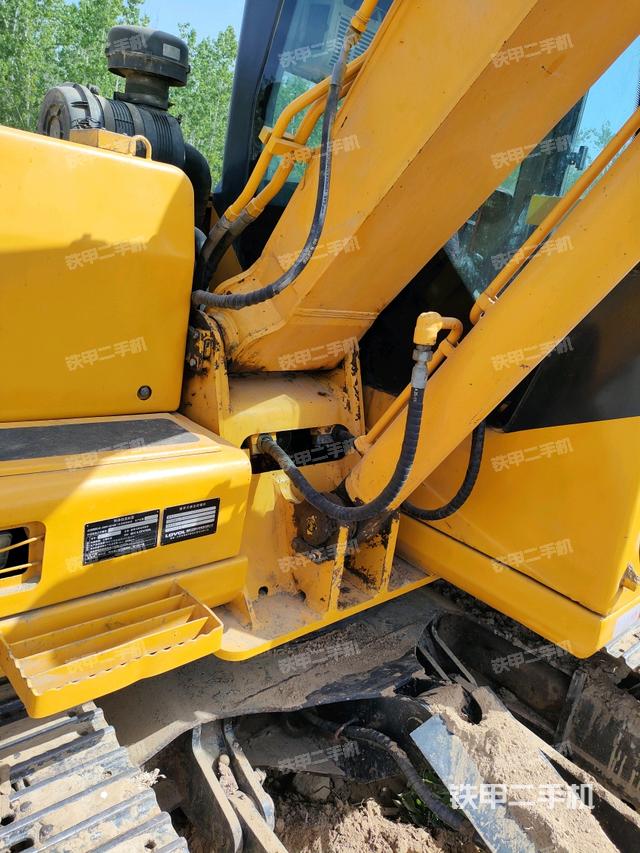 大臂根部?斜（工作和回轉(zhuǎn)裝置）