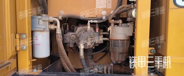 液壓泵艙室正面整體（整機(jī)外觀）