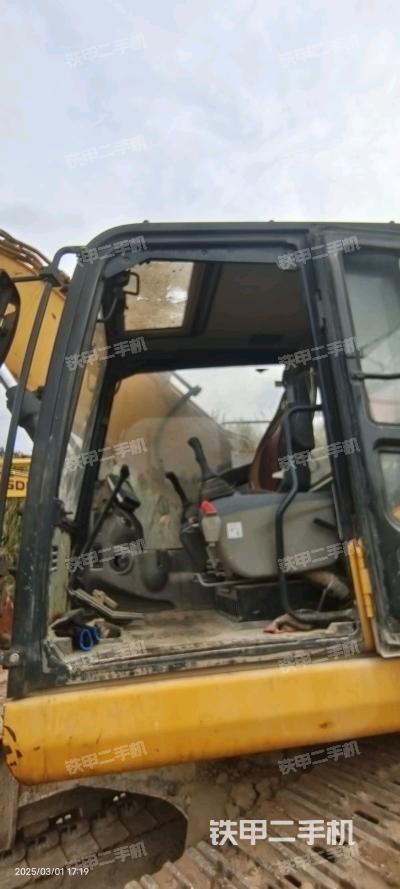 駕駛室整體（整機(jī)外觀）