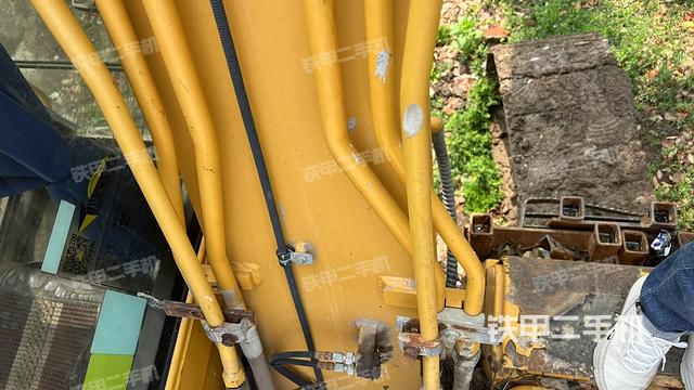 大臂背部俯視（工作和回轉(zhuǎn)裝置）