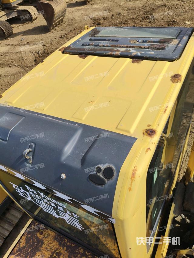 駕駛室頂部俯視（上車部件）