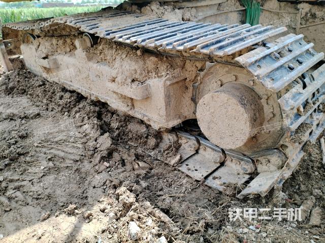 右側(cè)履帶整體?(行走機構(gòu)) 右側(cè)履帶整體?(行走機構(gòu))