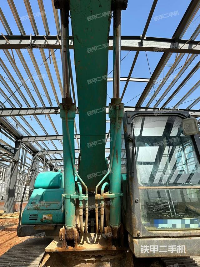 駕駛室整體（整機(jī)外觀）