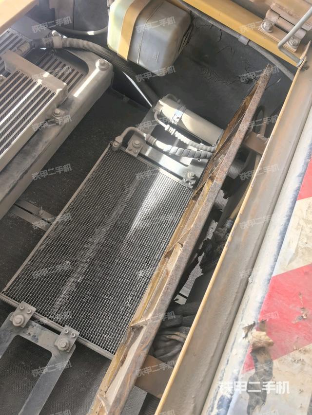 電瓶（大件艙室）