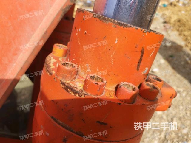 轉(zhuǎn)盤和下車架正前(工作和回轉(zhuǎn)裝置) 轉(zhuǎn)盤和下車架正前(工作和回轉(zhuǎn)裝置)