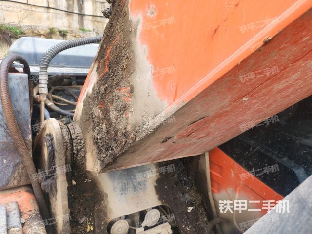 大臂根部?斜視(工作和回轉(zhuǎn)裝置) 大臂根部?斜視(工作和回轉(zhuǎn)裝置)