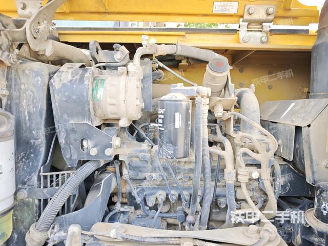 發(fā)動(dòng)機(jī)室（上車部件）