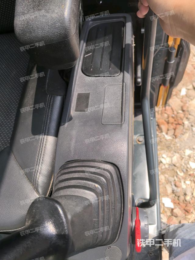 座椅左側(cè)控制臺(tái)/音響/含左手柄（駕駛室部分）