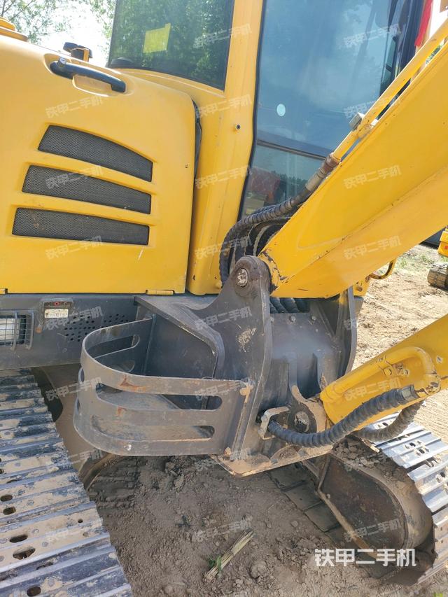 大臂根部?斜（工作和回轉(zhuǎn)裝置）