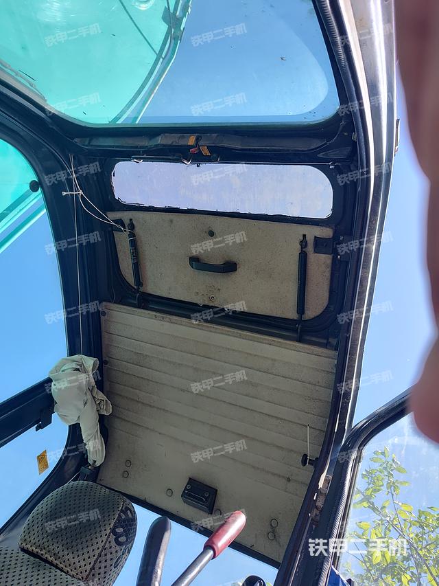 駕駛室頂部（整機(jī)外觀）