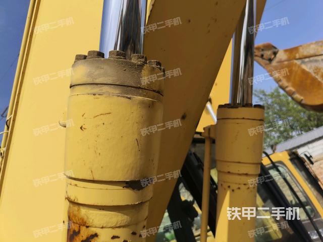 大臂油缸整體?豎拍（工作和回轉(zhuǎn)裝置）