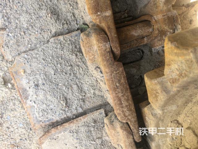 左側(cè)行走馬達蓋板（行走機構(gòu)）