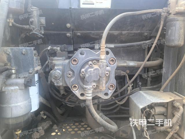 液壓泵艙室正面整體(整機(jī)外觀) 液壓泵艙室正面整體(整機(jī)外觀)