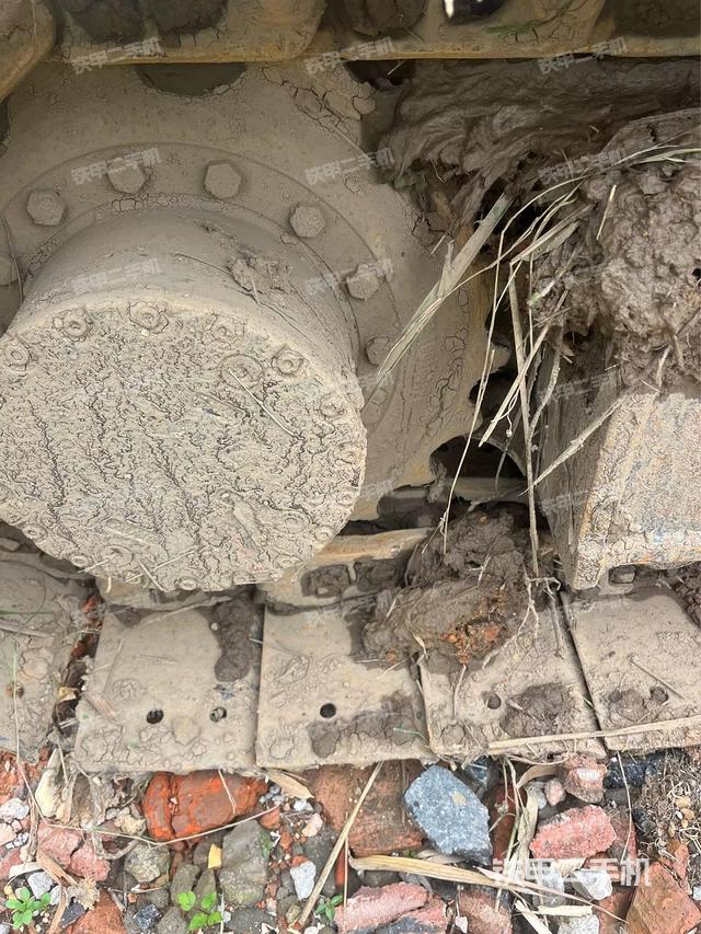 右側履帶整體?(行走機構) 右側履帶整體?(行走機構)