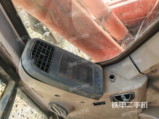 后窗玻璃角標(駕駛室部分) 后窗玻璃角標(駕駛室部分)