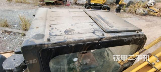 駕駛室頂部（整機(jī)外觀）