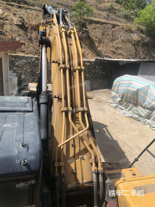 大臂背部俯視（工作和回轉(zhuǎn)裝置）