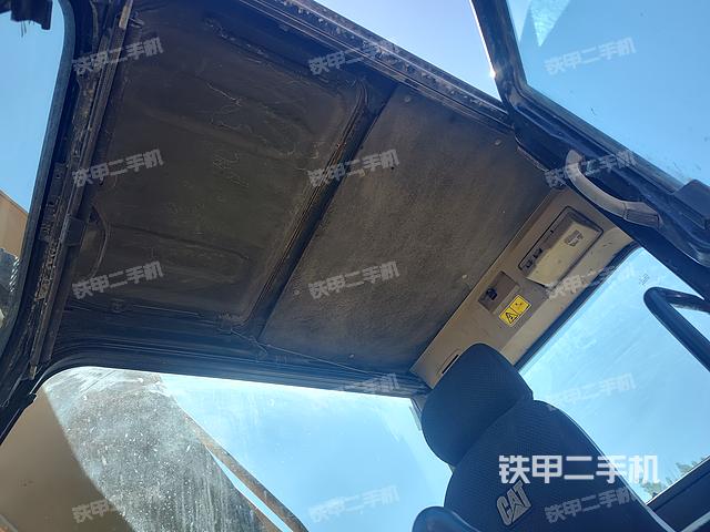 驾驶室顶部（整机外观）