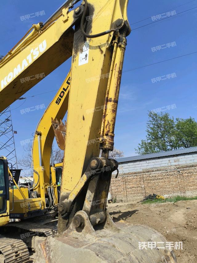 小臂整體左后（工作和回轉(zhuǎn)裝置）