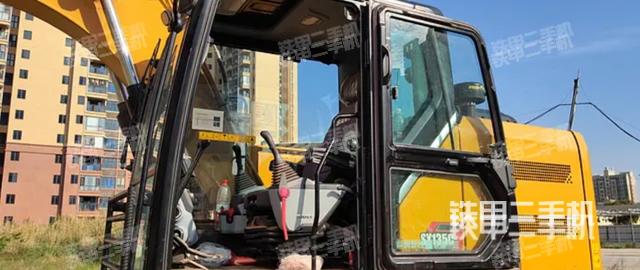 駕駛室整體（整機(jī)外觀）