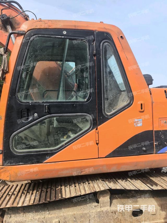 駕駛室正側(cè)（駕駛室部分）