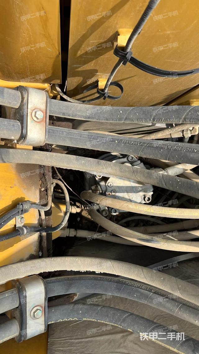 回轉(zhuǎn)馬達(dá)（上車部件）