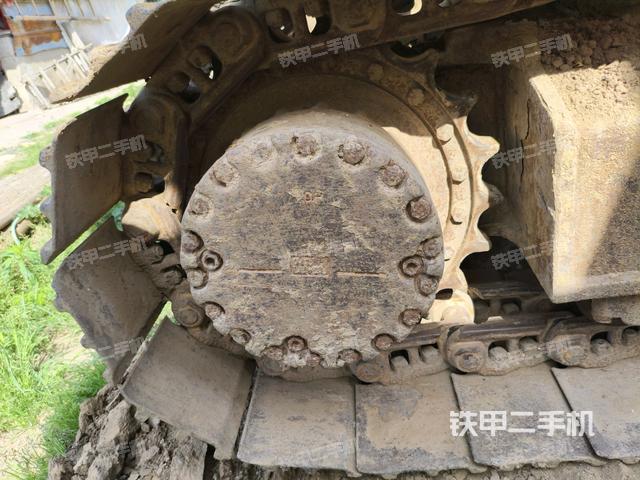 左驅(qū)動(dòng)輪（行走機(jī)構(gòu)）