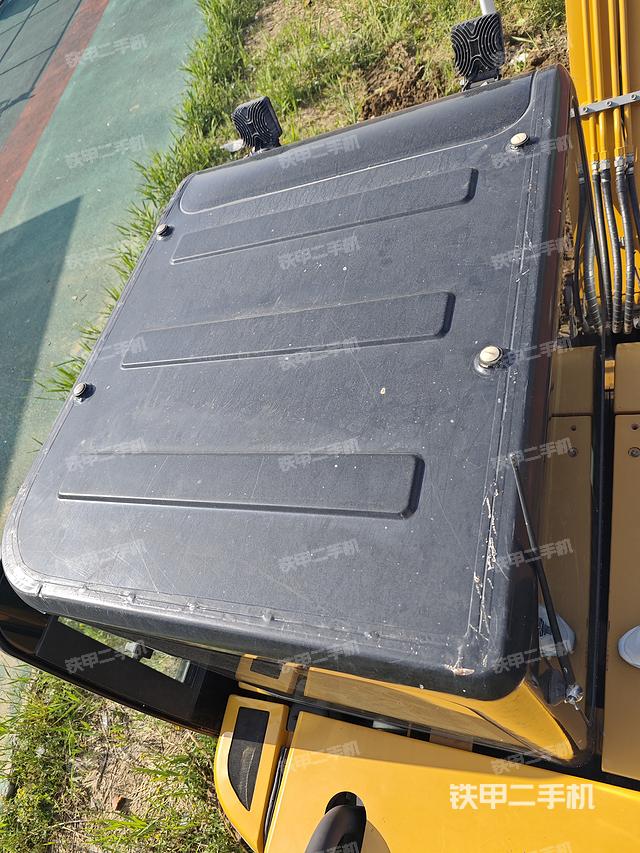 驾驶室顶部（整机外观）